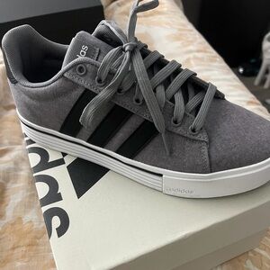 Adidas Men's Gray and Black Sneakers